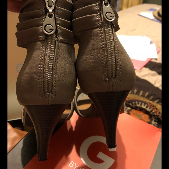 Guess Opened toe, heeled shoe - Picture 3 of 5